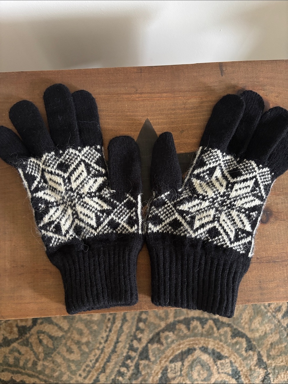Black Wool/Knit Gloves with Ivory Snowflake Pattern